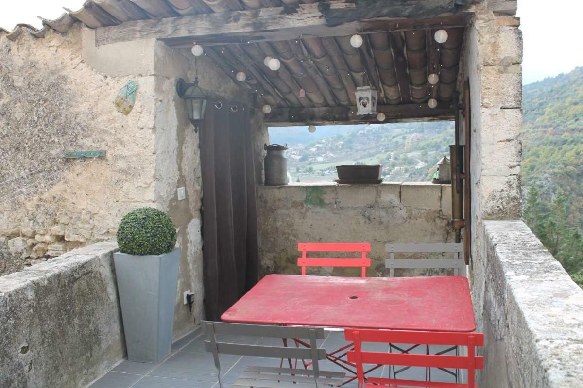 Les Calades Du Ventoux Appartamento Montbrun-les-Bains Esterno foto